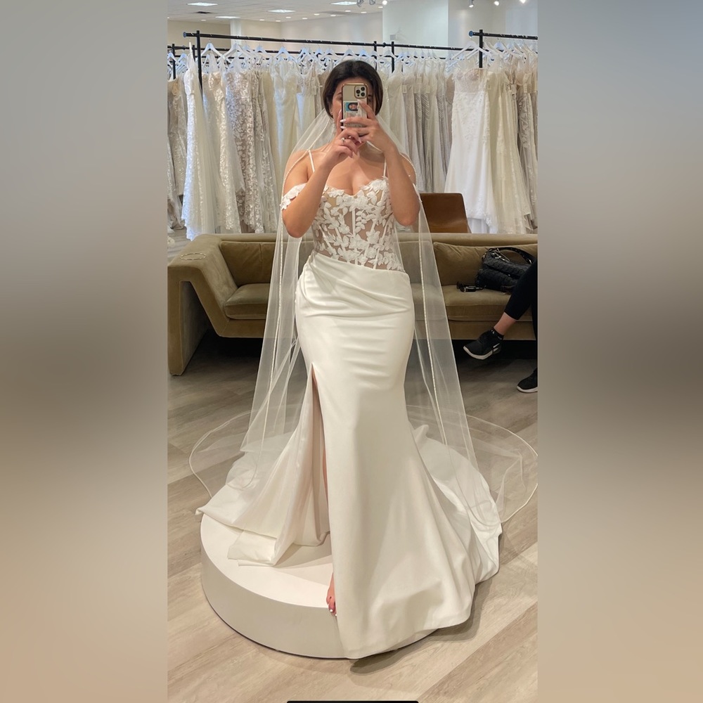 EnVOGUE Beaded Pearl Cathedral Length Wedding Veil